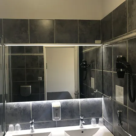 Le Lys D'or Hotell