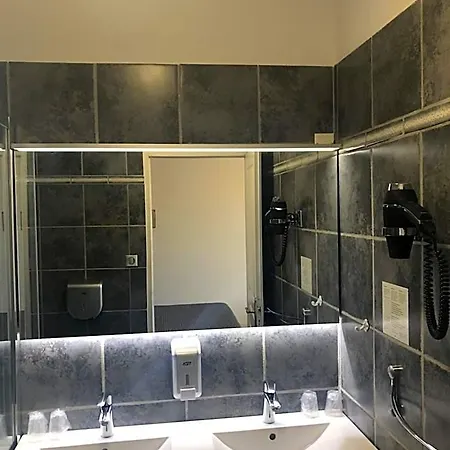 Hotel Le Lys D'or Vauvert